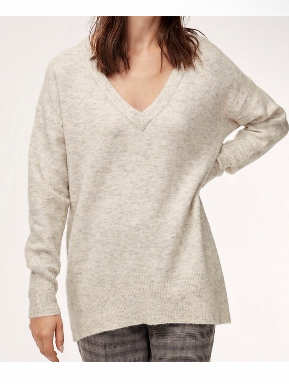 Aritzia The Group by Babaton Neutral Beige V-neck Alicia Sweater Size XS